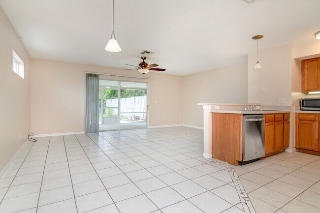 Foto del edificio - Beautiful 2/2.5 Townhome FOR RENT in the h...
