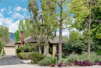 Building Photo - 1717 Riverside Dr