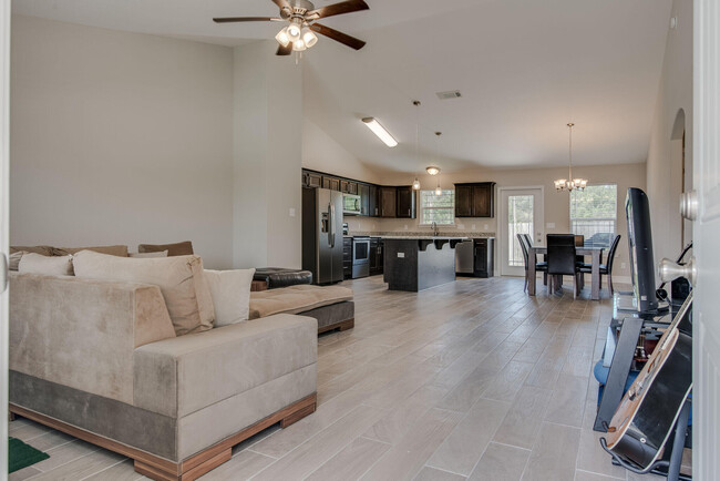 Building Photo - 2081 Bella Breeze Ct