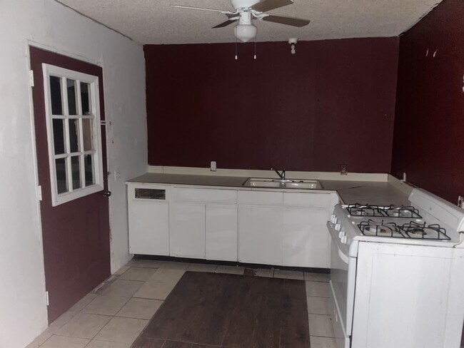 Foto del edificio - 522 E Davis Ave