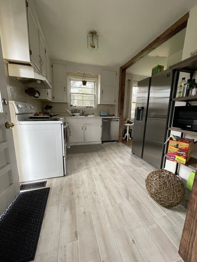 Foto del edificio - 3217 Holbrook Dr