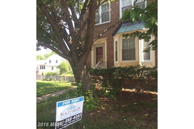 Photo - SPACIOUS END  UNIT TH Townhome