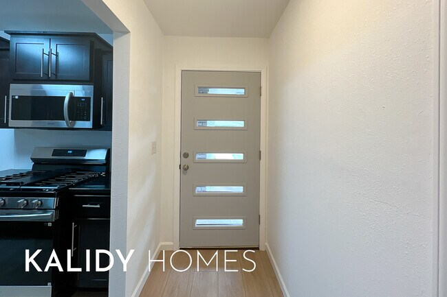 Building Photo - 2504 SW 55th St