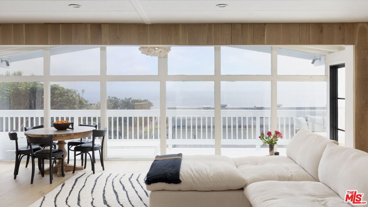 Foto principal - 29500 Heathercliff Rd