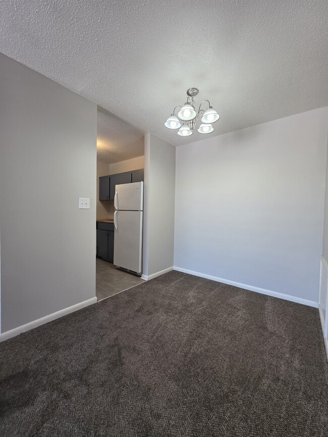 Building Photo - 802 Ruth Ann Dr