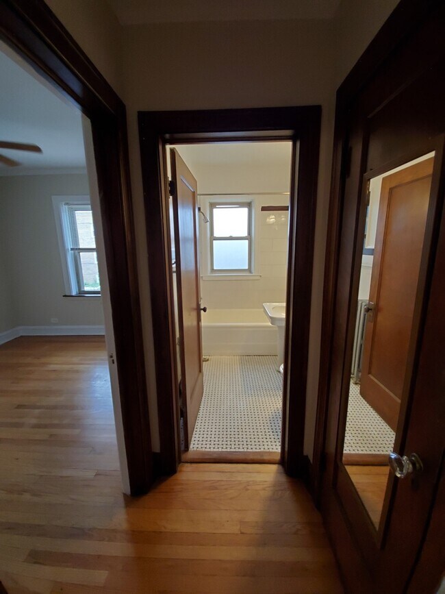 Foto del edificio - 5232 N Rockwell St