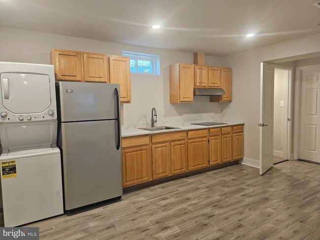 Building Photo - 5676-BASEMENT Lewis Carroll Dr