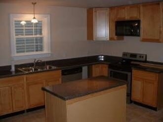 Building Photo - 2114 Parkwood Ave