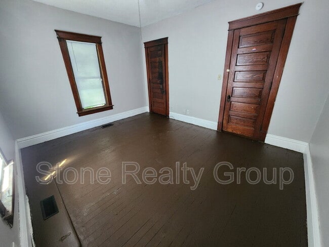Building Photo - 1705 Sycamore St