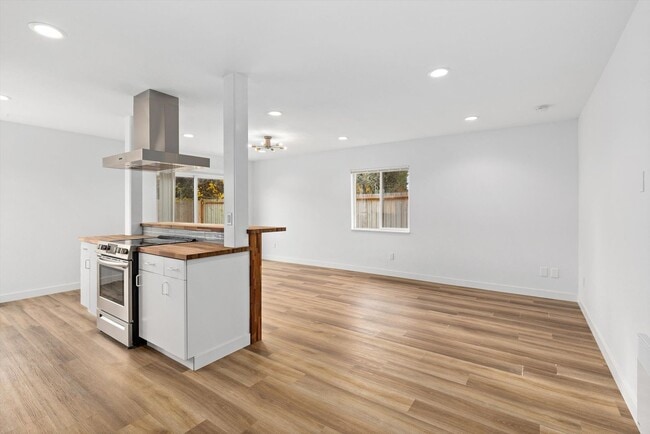 Building Photo - 11235 37th Ave SW