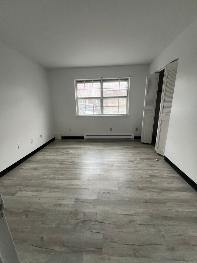 Building Photo - 360 Palisade Ave