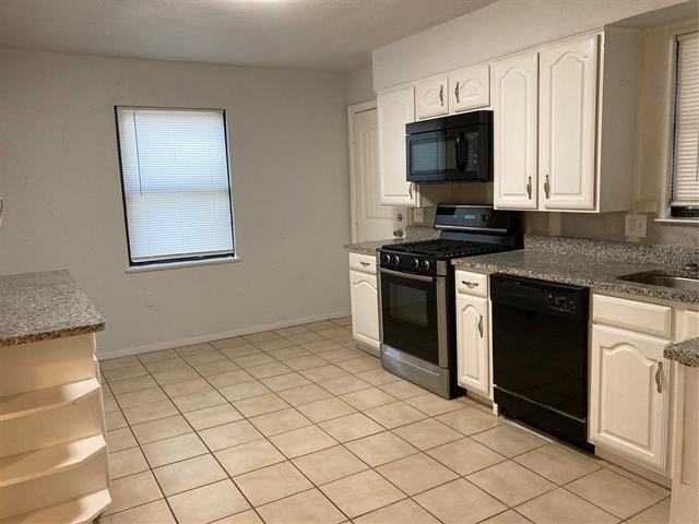Building Photo - 811 Westwood Dr