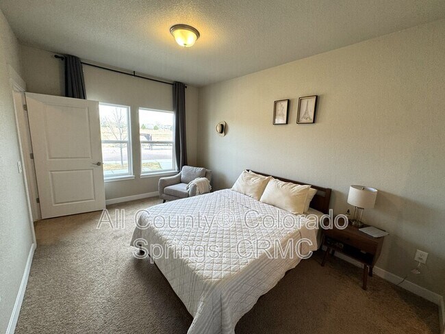 Building Photo - 6755 Carriage Meadows Dr