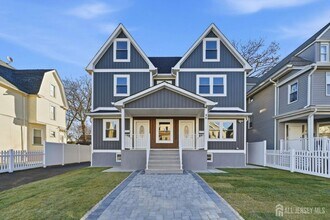 Building Photo - 46 Eppirt St