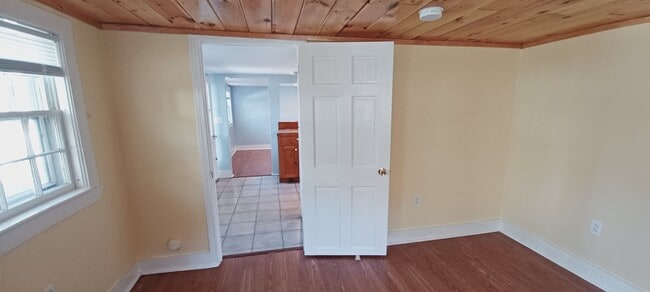 Building Photo - 2729 Cranberry Hwy