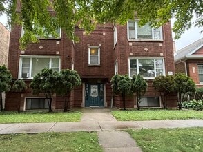 Building Photo - 4608 N Kenton Ave