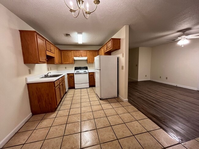 Building Photo - 5-7 Wilma Drive
