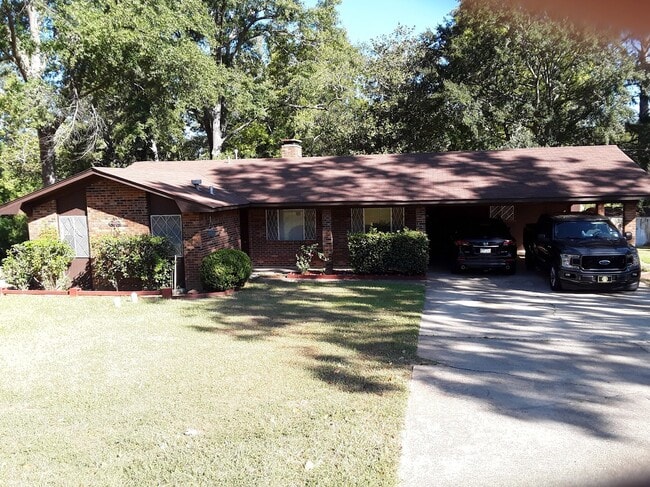 Front - 206 W Charlotte Ave