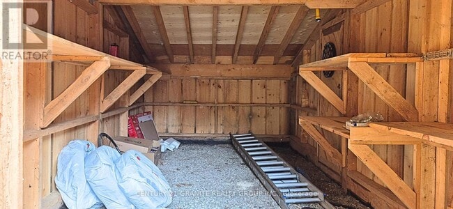 Building Photo - 176 Bay Lake Rd