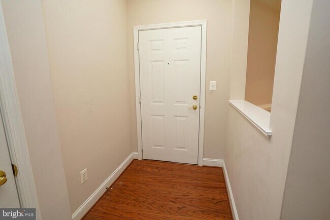 Foto del edificio - 2115 Ganton Green