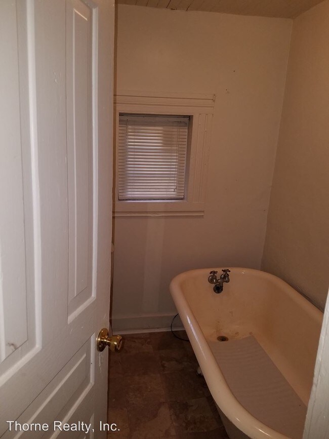 Foto del edificio - 2 br, 1.5 bath House - 610 Pender Street