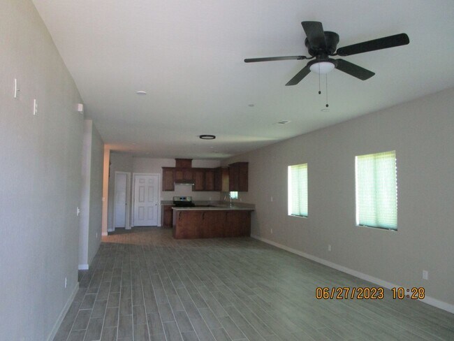 Foto del edificio - East Bakersfield New Build House -COMING SOON!