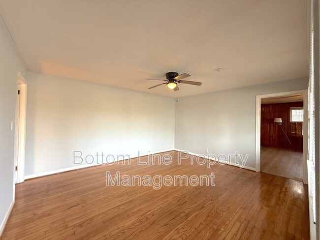 Building Photo - 2802 Filbert Hwy