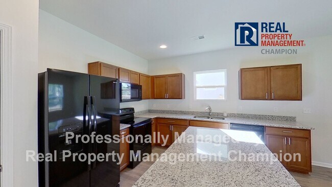 Foto del edificio - Beautiful Home with Spacious and Open Floorplan