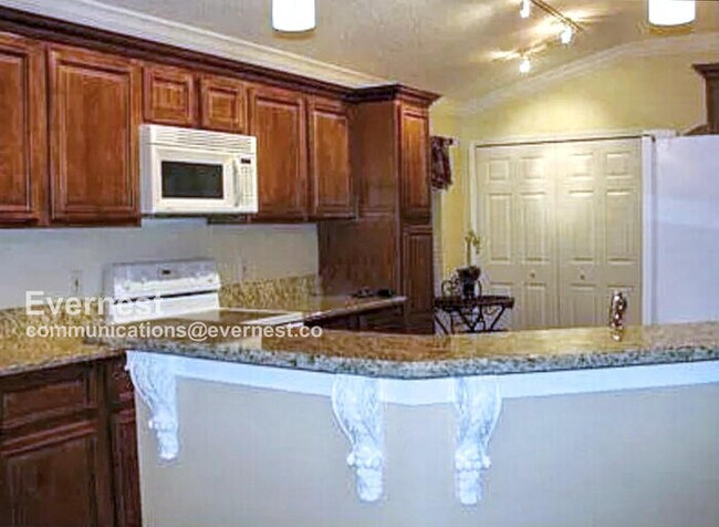Building Photo - 136 Pine Isle Dr