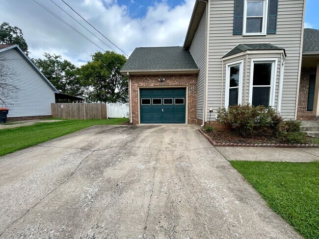 Foto del edificio - 1225 Cobblestone Ln