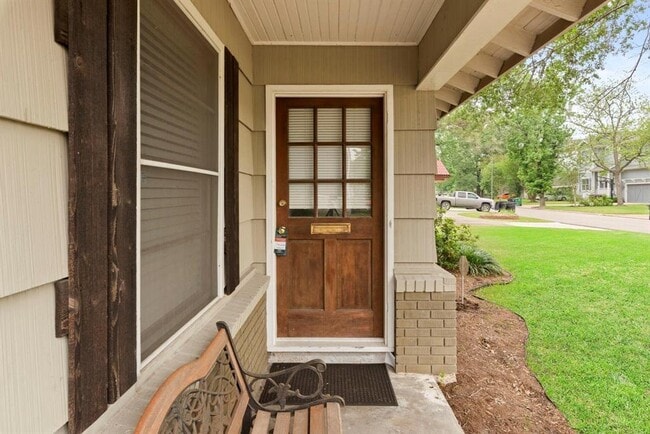 Building Photo - 2122 Althea Dr