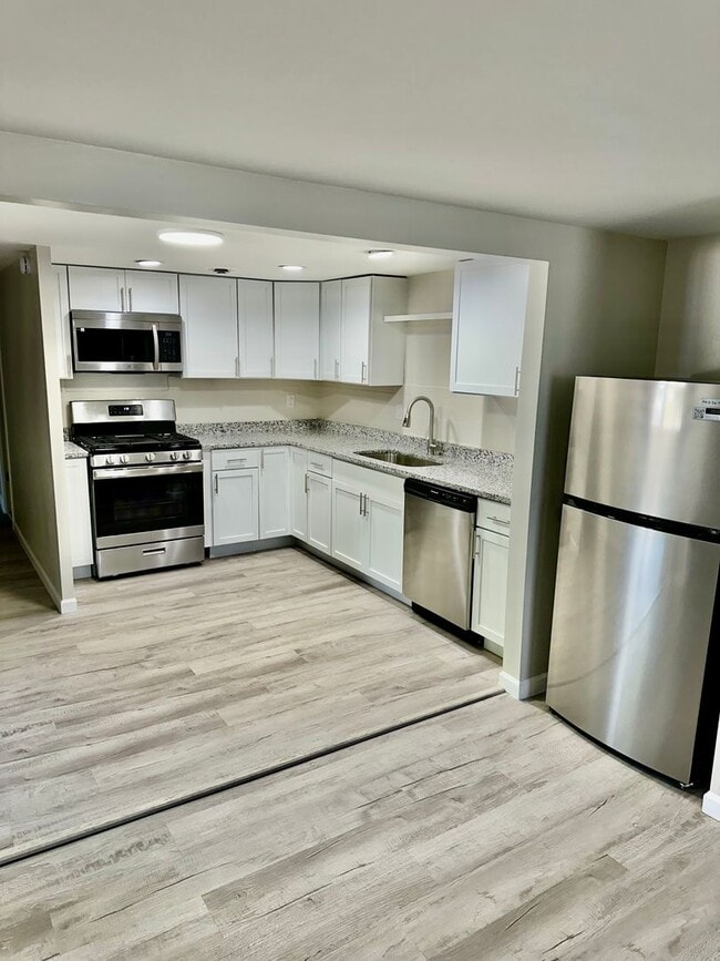 Foto del edificio - Charming Completely Remodeled Home!