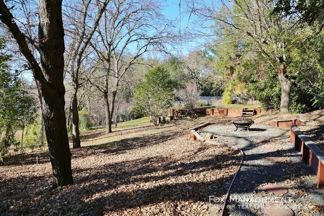 Building Photo - 2109 Hadden Rd