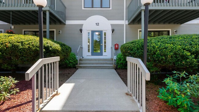 Building Photo - 12 Ledgewood Hills Dr