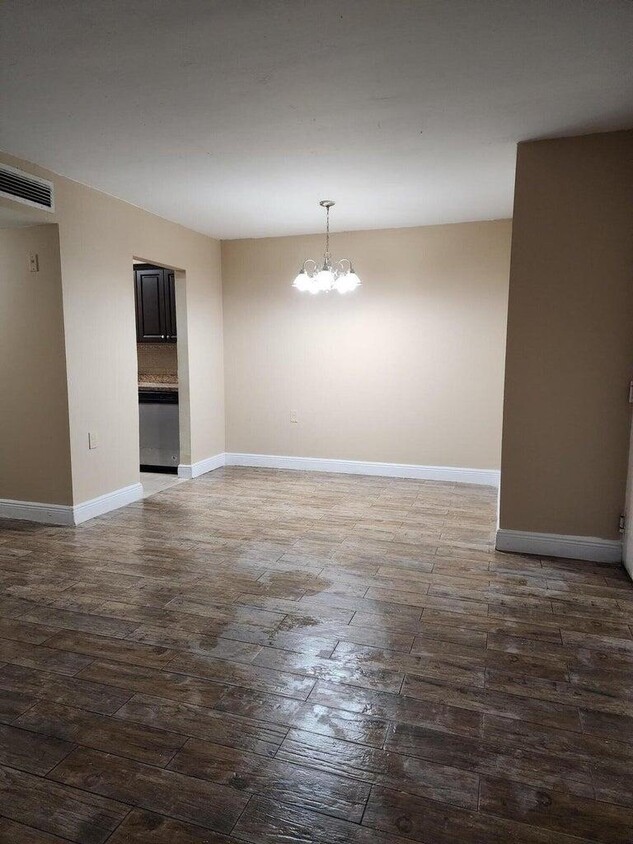 Foto principal - 1198 Lake Terry Dr