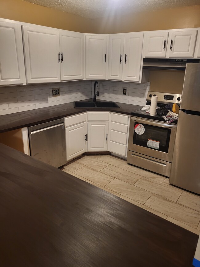 Foto del edificio - 817 Overlook Ridge Dr