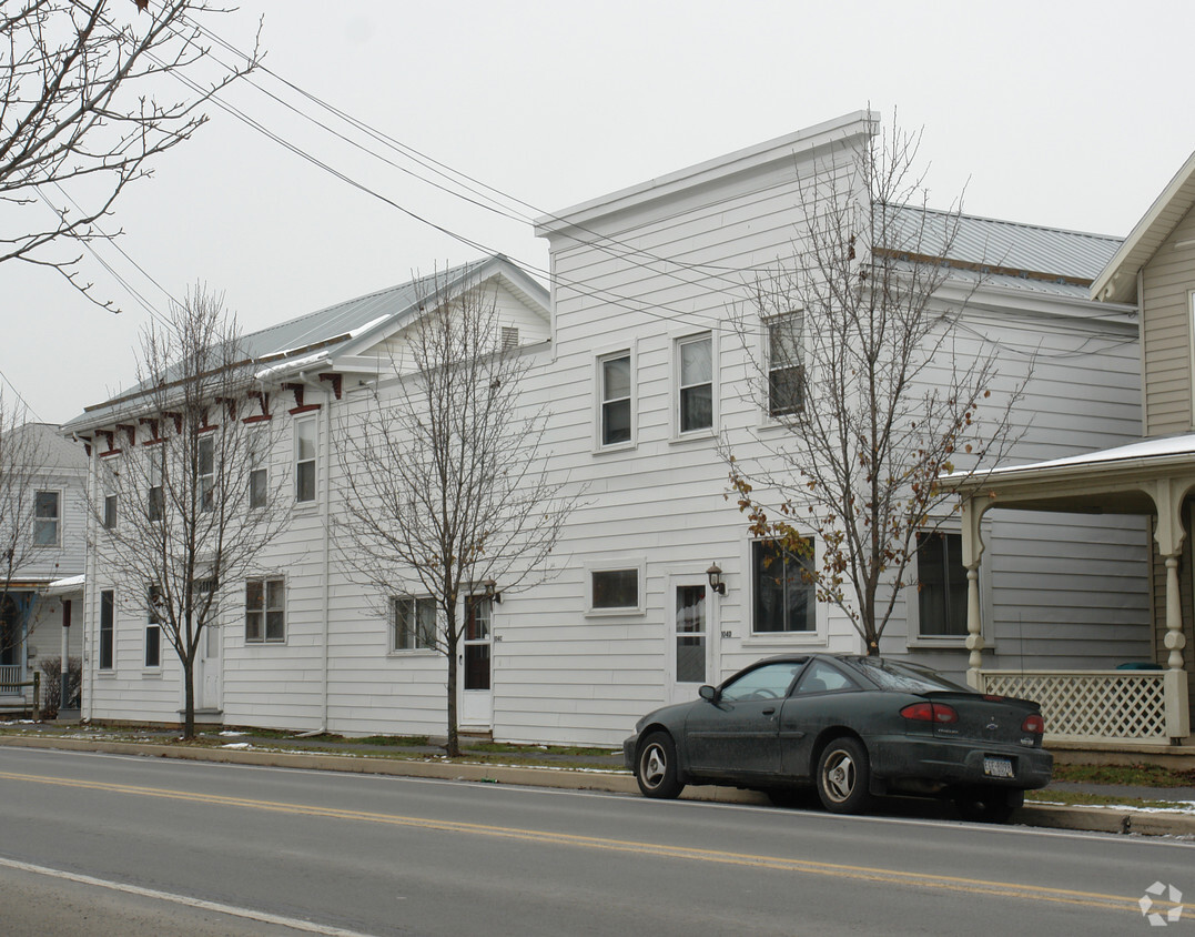 Primary Photo - 104 Turnpike St