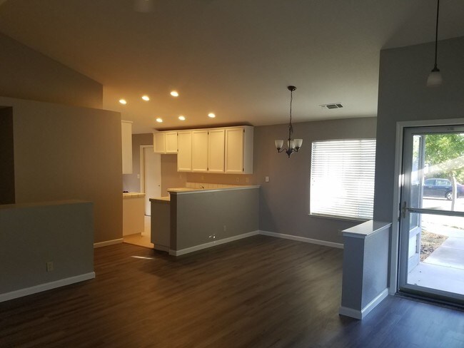 Foto del edificio - 3 br, 2 bath House - 5018 Beryl Place