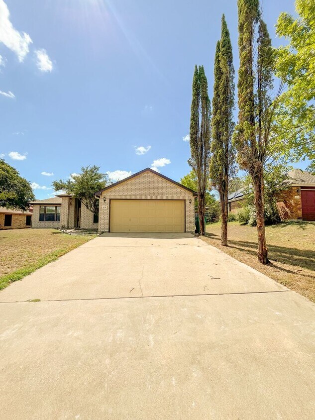 Primary Photo - Available NOW!!!! Located in Skipcha Mount...
