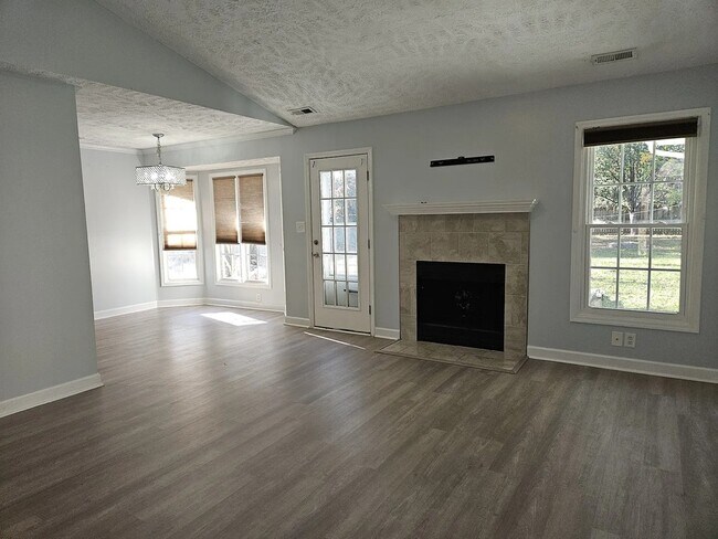 Building Photo - 212 Longleaf Pines Dr