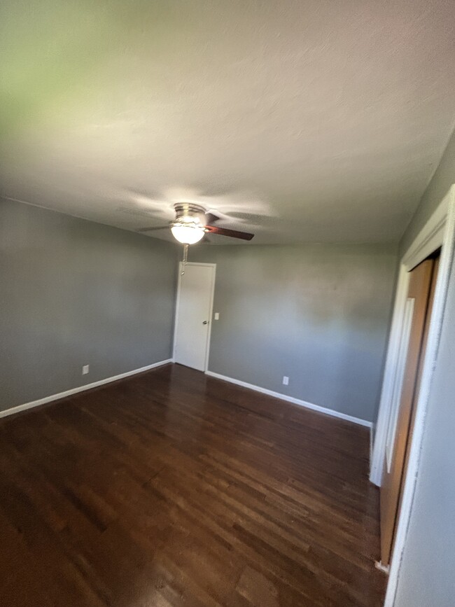 Main bedroom - 864 Harlan St