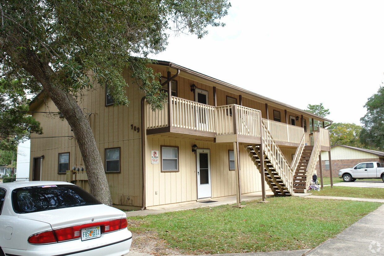 Primary Photo - 707-709 Green St