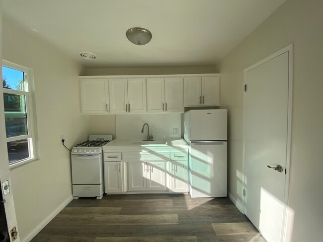 Building Photo - Mar Vista-Palms Apartments