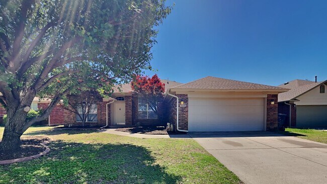 Foto del edificio - Nice 3 Bedroom 2 Bathroom Home with Storm Shelter and Office!
