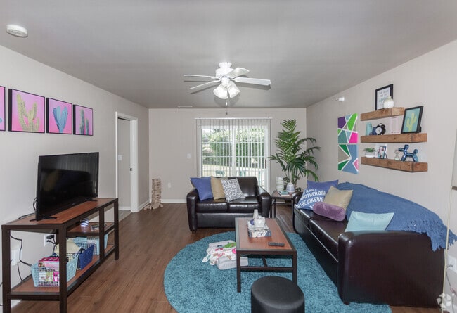 4BR, 4BA - 1696 SF - Lark West Lafayette Apartments