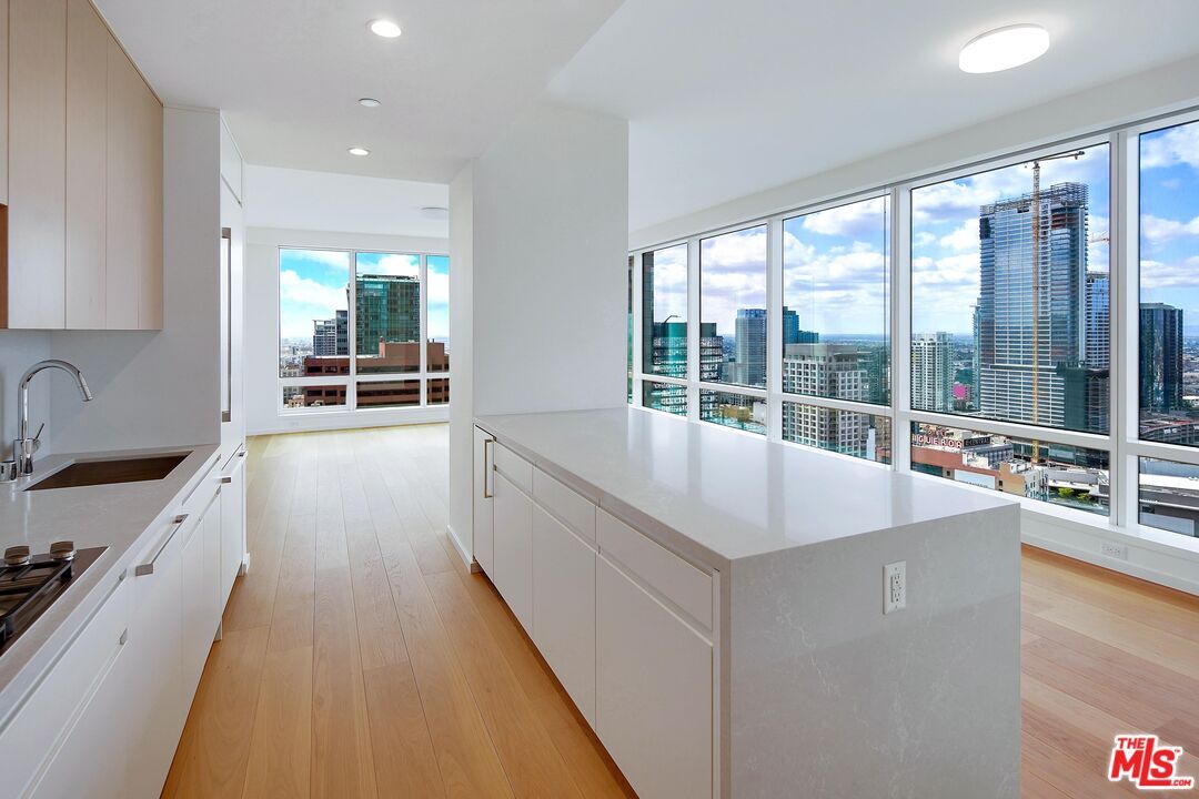 Foto principal - 877 Francisco St