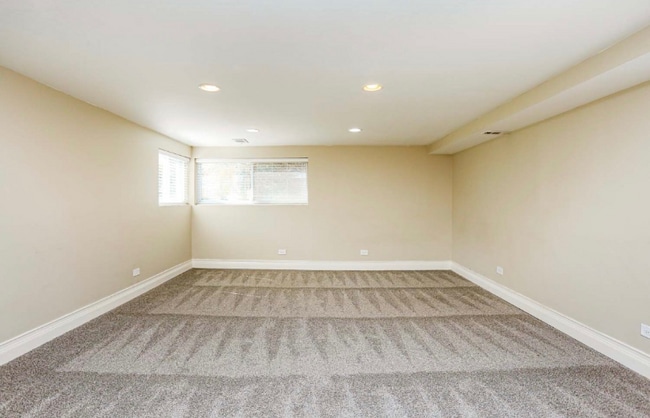 Foto del edificio - 47 Pamela Dr