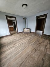 Building Photo - 626 E 23rd St