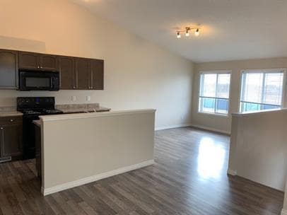 Building Photo - 2 bedroom in Grande Prairie AB T8X 0H1