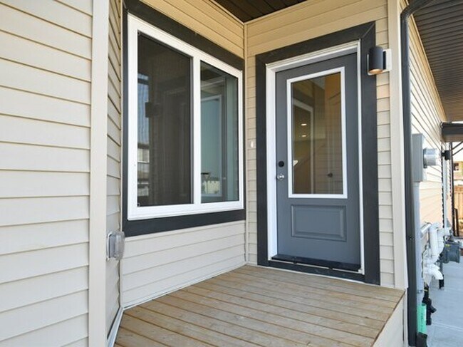 Photo du bâtiment - 2129-2125 5 Ave SW